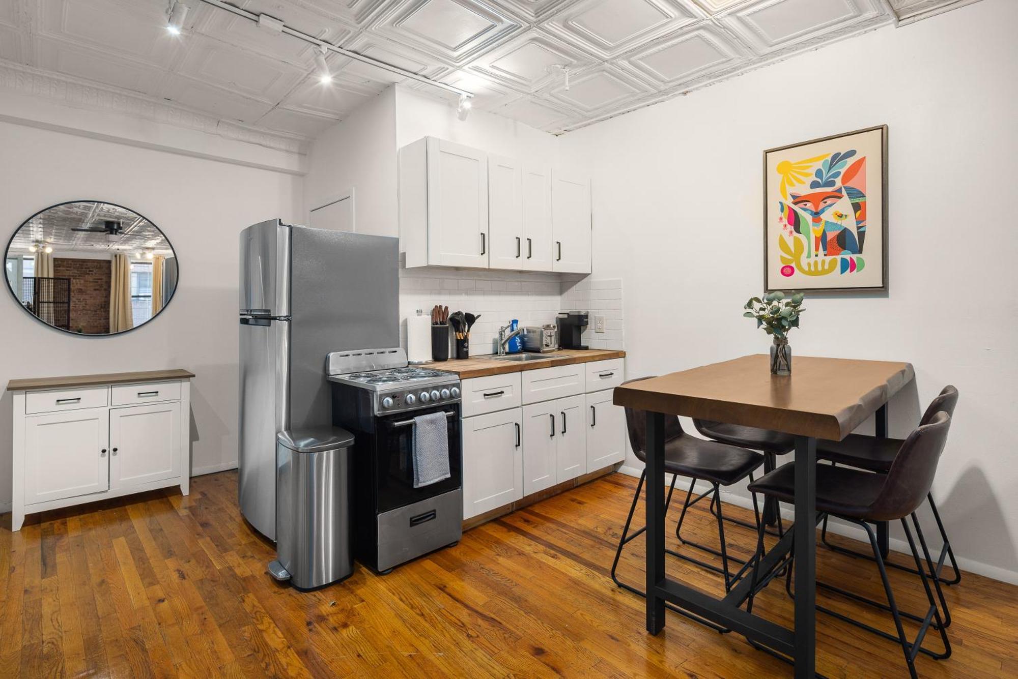 Apartamento Manhattan Loft Bliss, Bright & Rustic Charm Nova York