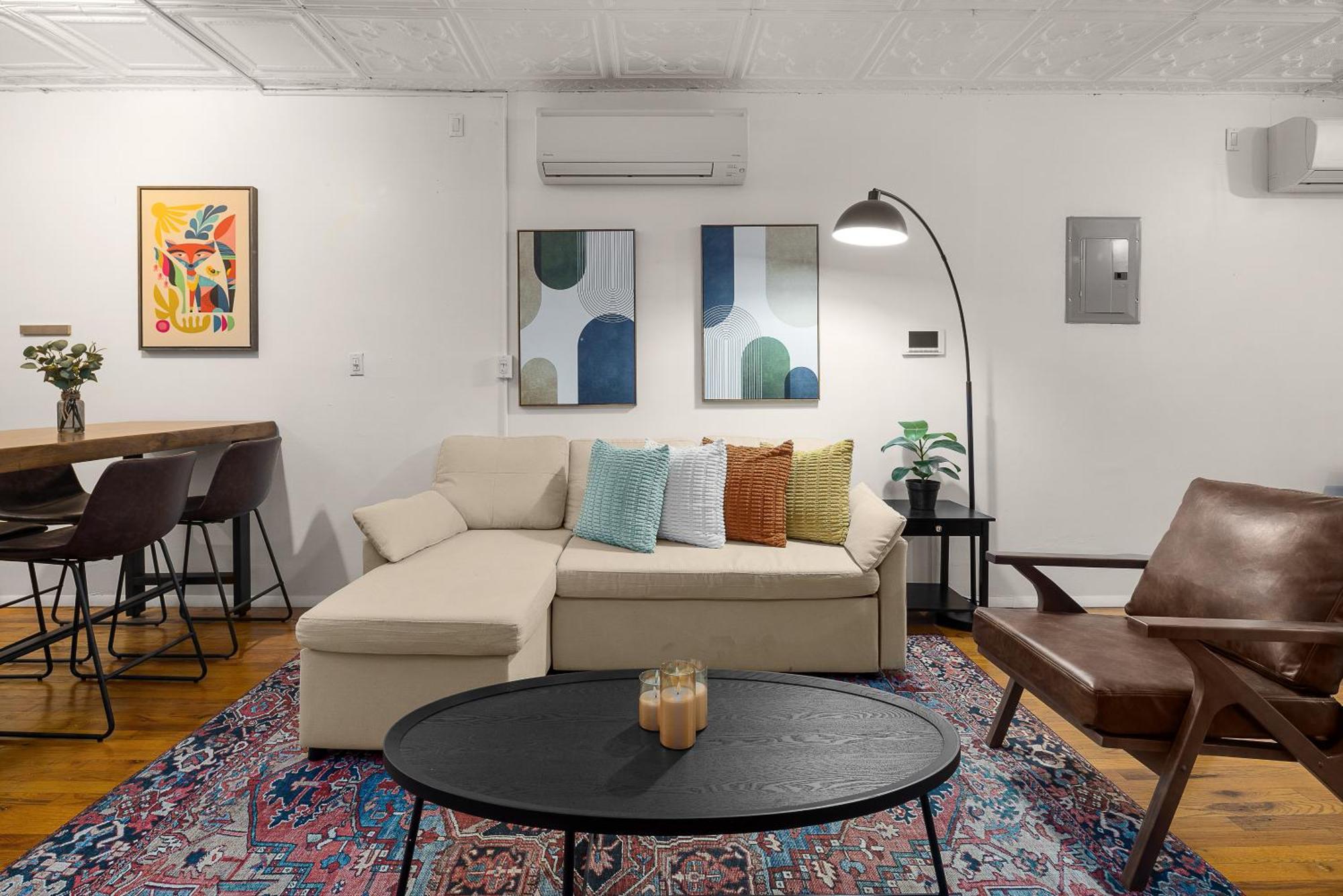 Apartamento Manhattan Loft Bliss, Bright & Rustic Charm *