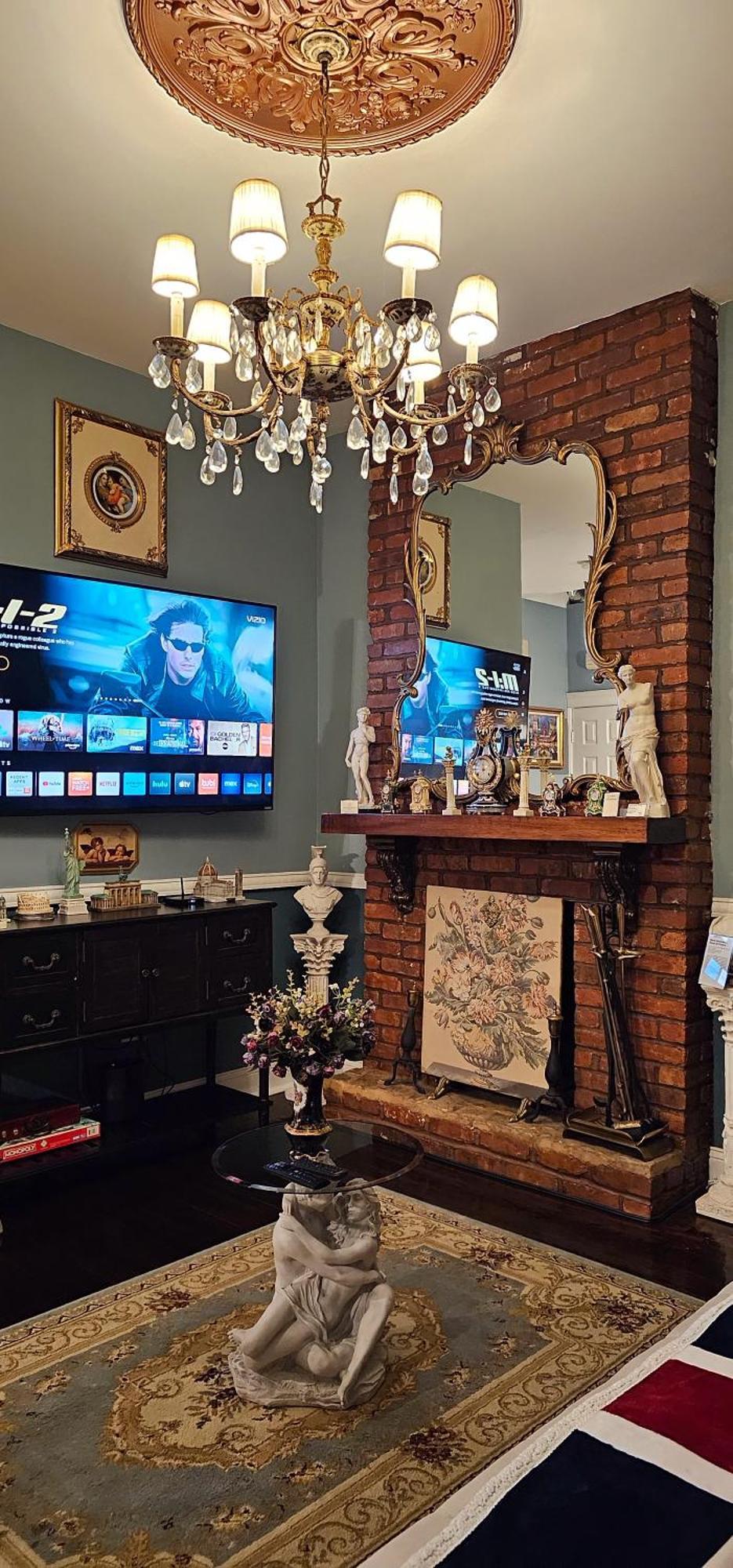 Luxurious At Colonial Townhouse Apartment New York