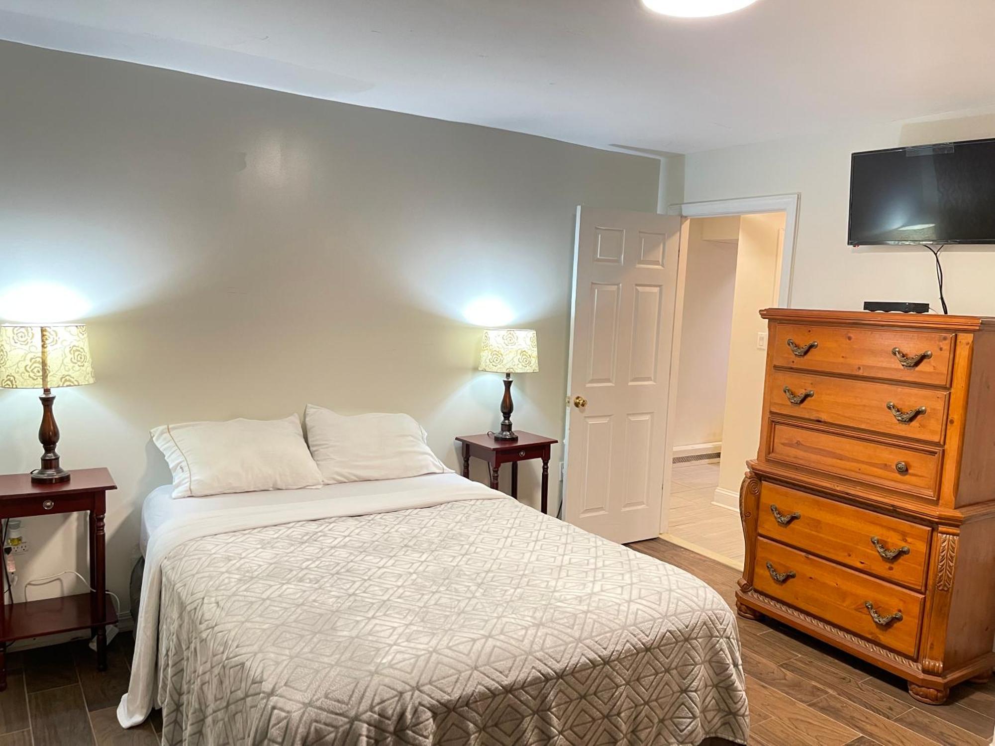 Rooms By Month In Manhattan *