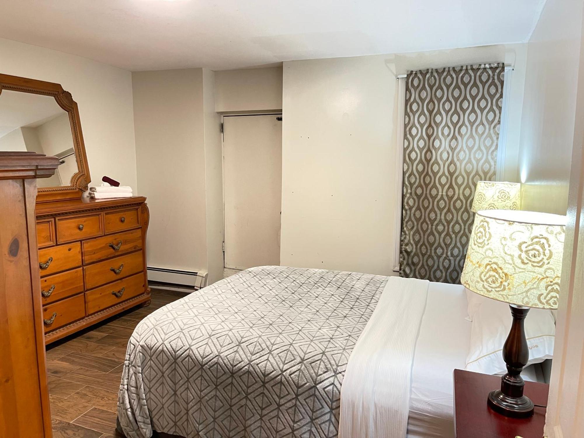 Rooms By Month In Manhattan Apartment *