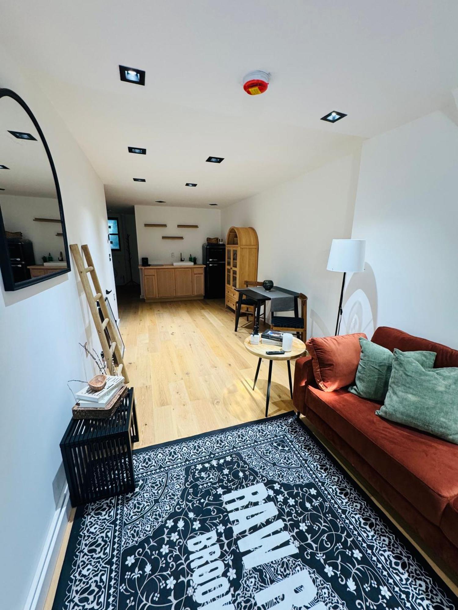 Ellis Hideaway Guest house