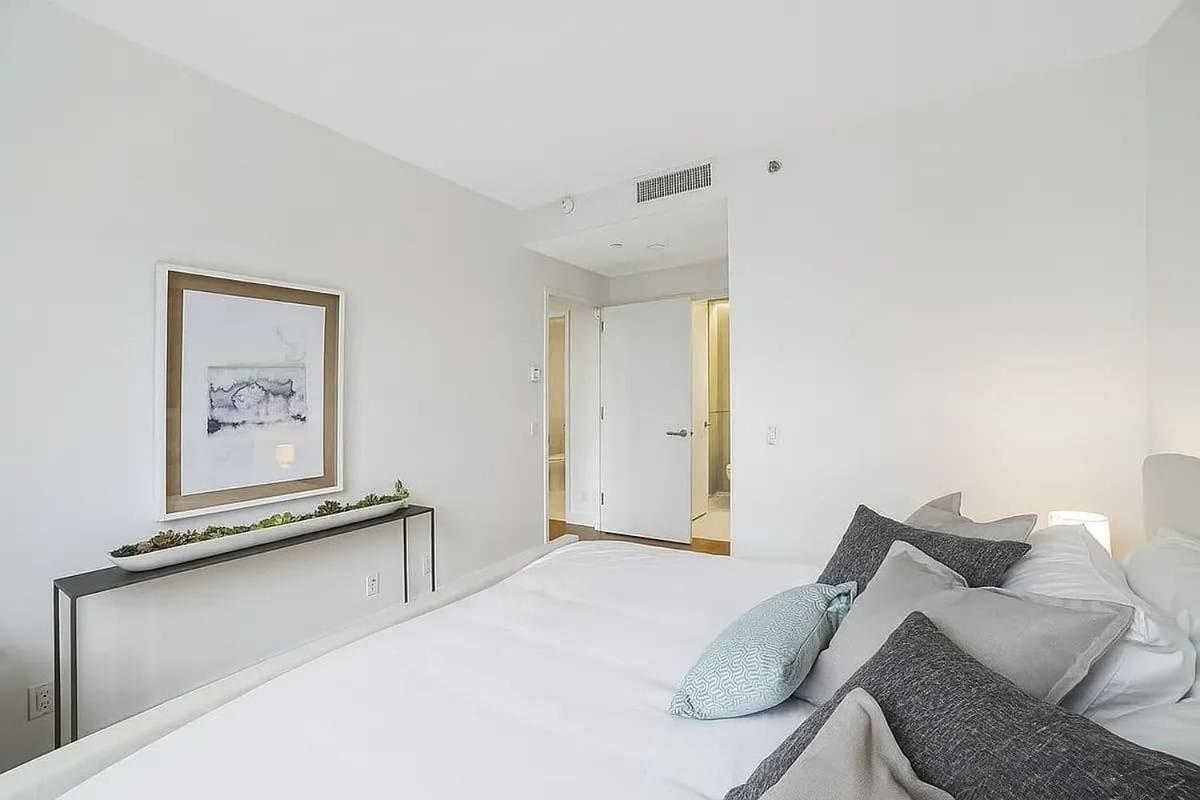 Apartment 194-4c Stylish 3br 2ba Washer-dryer Rooftop