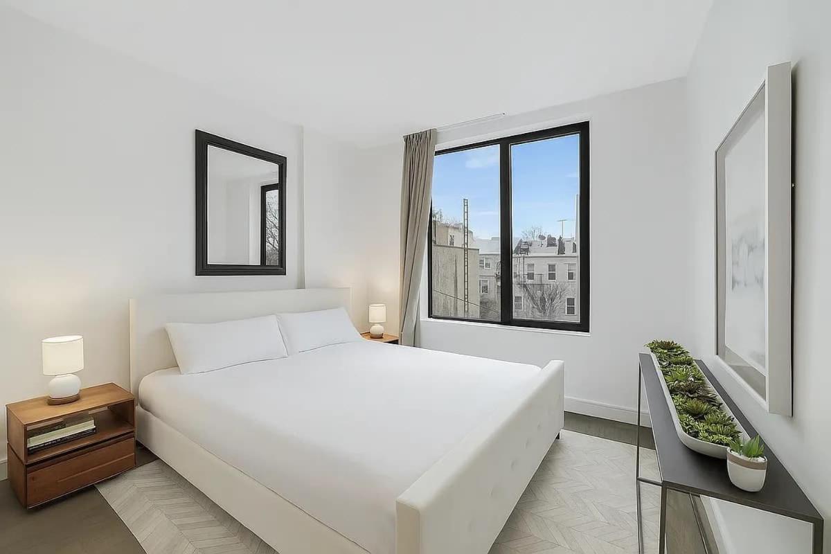 Apartment 194-4c Stylish 3br 2ba Washer-dryer Rooftop *