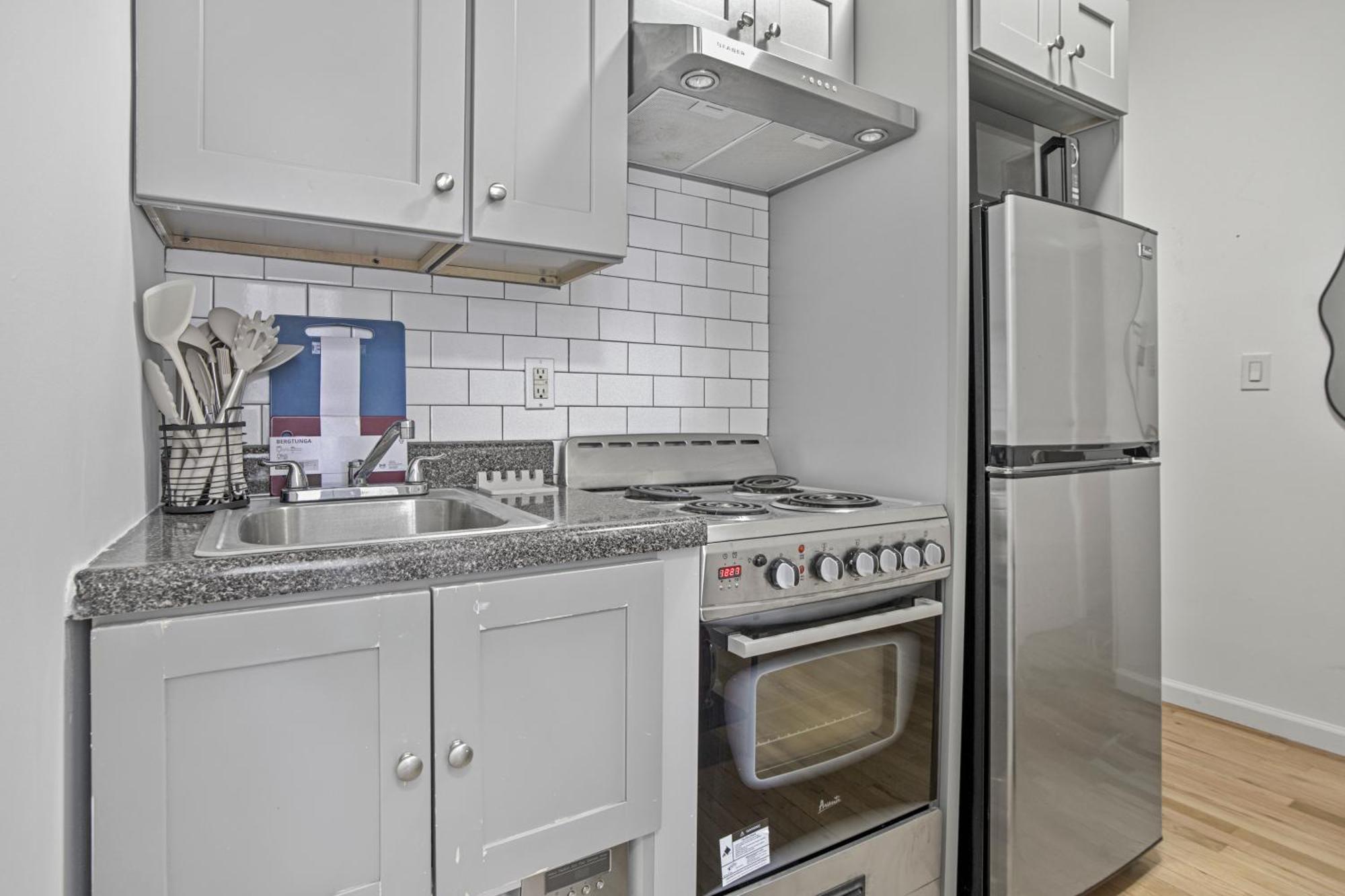 Designer 2 Bedroom Comfort Near Central Park *