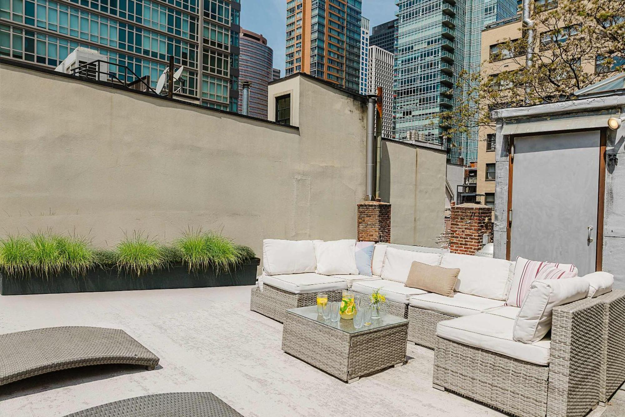 Apartment Private Penthouse W Roof Oasis