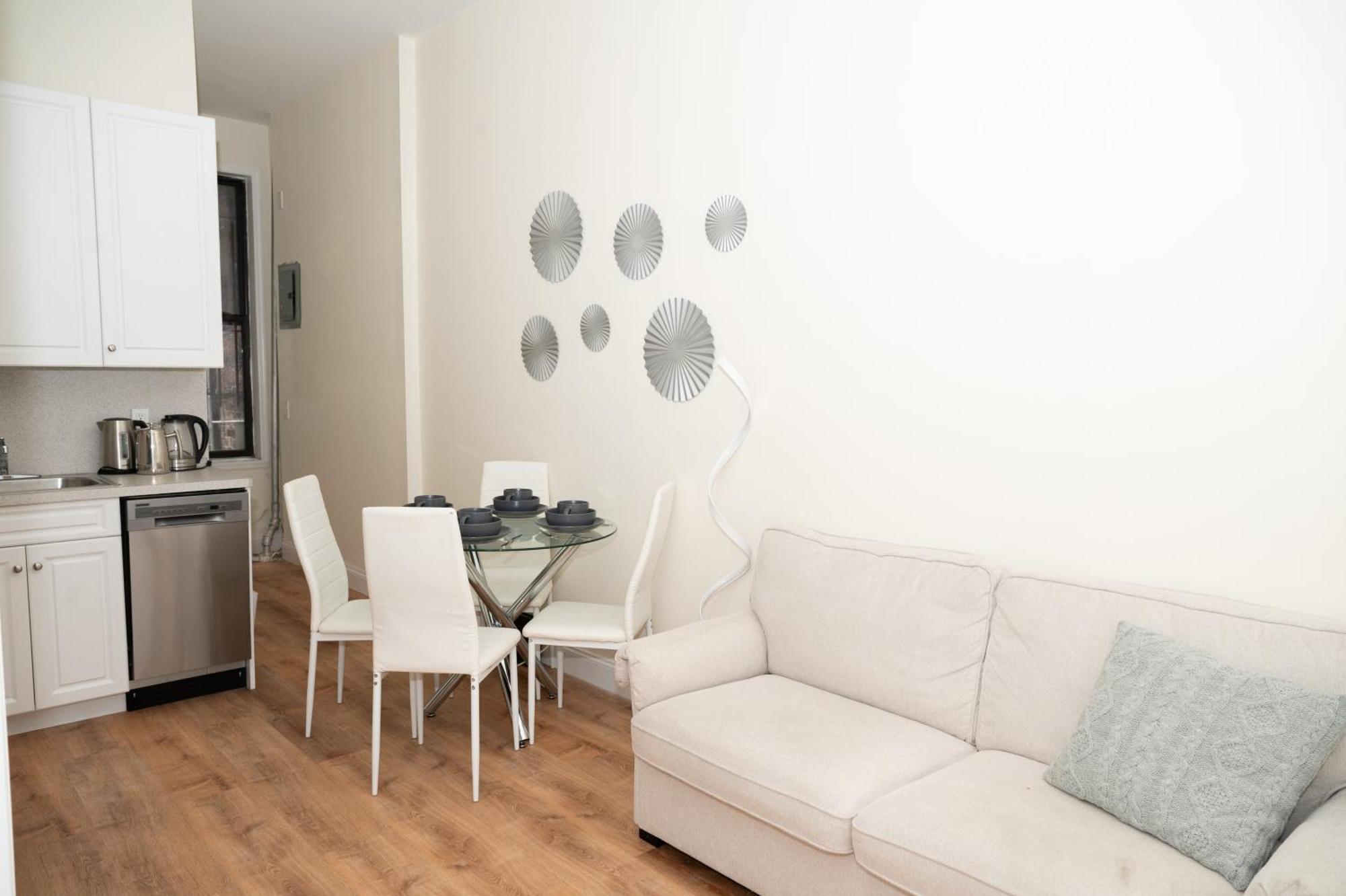 East Village Center W Full Amenities Great Location