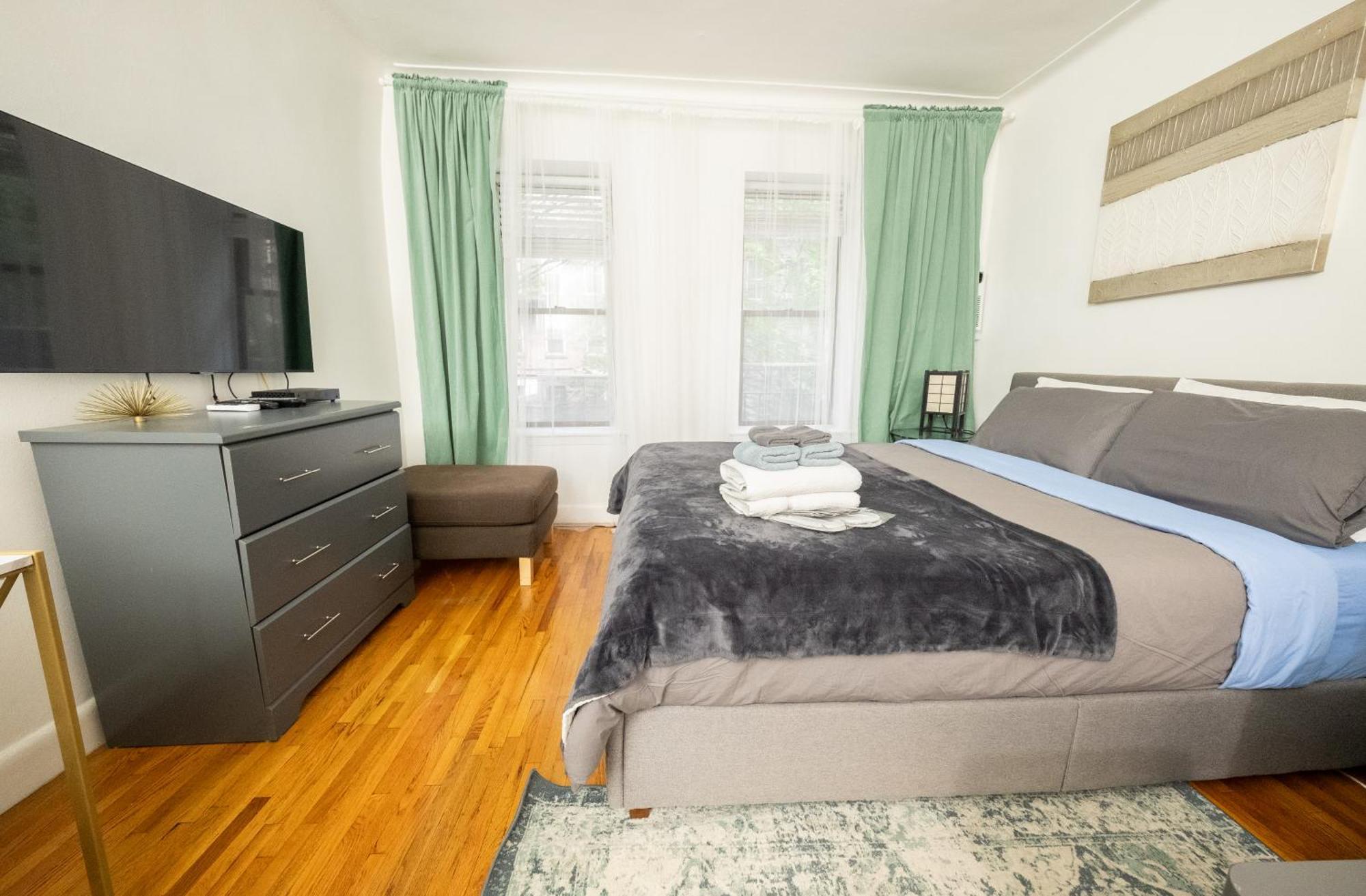 Apartment Close To Park, Lenox Hill & Ny Presbyterian