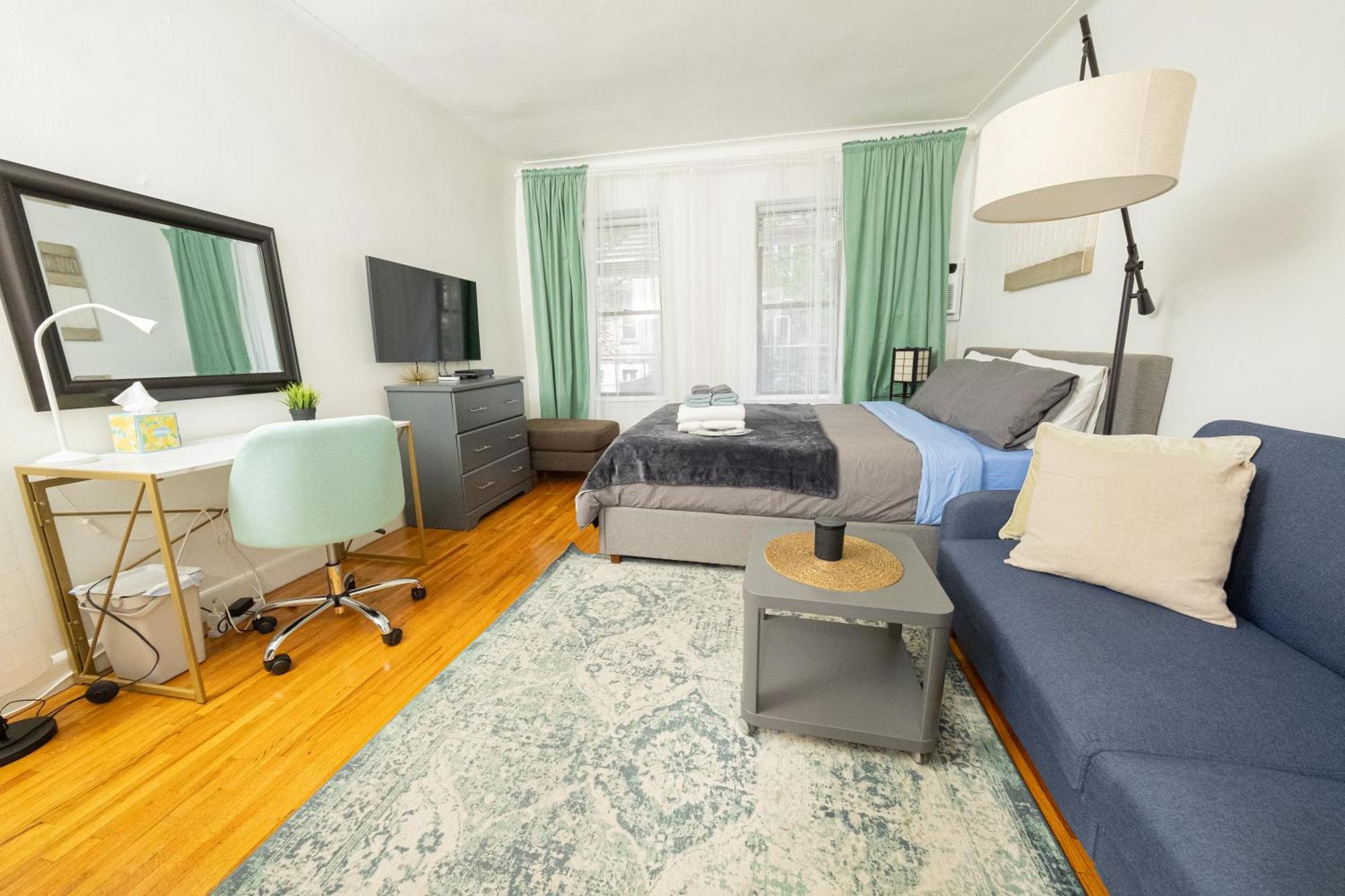 Close To Park, Lenox Hill & Ny Presbyterian