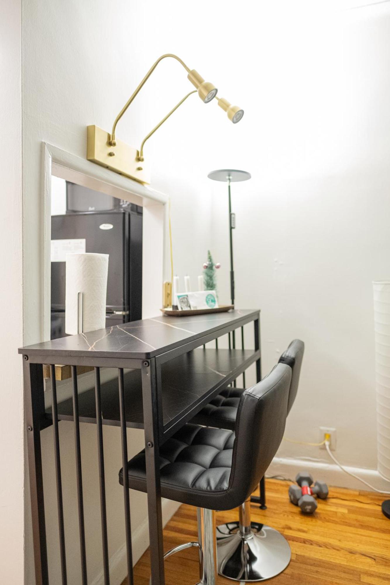 Close To Park, Lenox Hill & Ny Presbyterian Apartment *