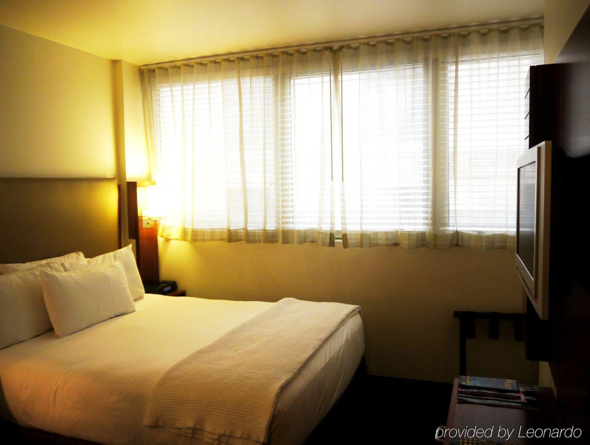 U Fifth Avenue, Empire State Building 3* Nova York