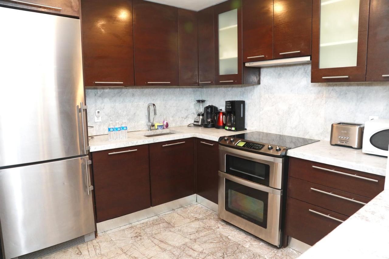 Manhattan Brownstone Apartment *