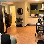 Tropical Oasis-Private Studio-Near Jfk