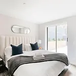 Casa Del Sogno Upper East Side- Massive 1Br W Private Patio