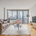 Midtown 2Br W Elevator Wd Nr Entertainment Nyc-1227