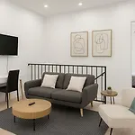 170-G 3Br Duplex With Private Yard In E Village