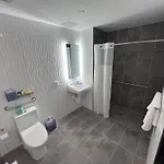 Glo Best Western Bronx Nyc