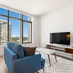 Elegant Studio Haven, Upscale Comfort