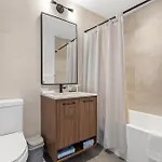 Elegant Studio Haven, Upscale Comfort