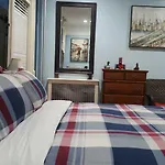 Verona Twentyone - Phoebe\'S Place