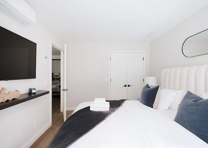 Casa Del Sogno Upper East Side- Massive 1Br W Private Patio