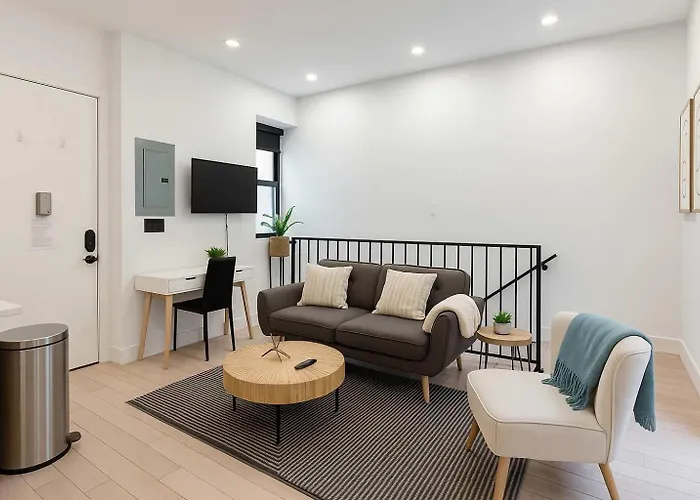 170-G 3Br Duplex With Private Yard In E Village