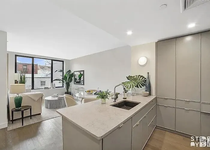 194-4C Stylish 3Br 2Ba Washer-Dryer Rooftop