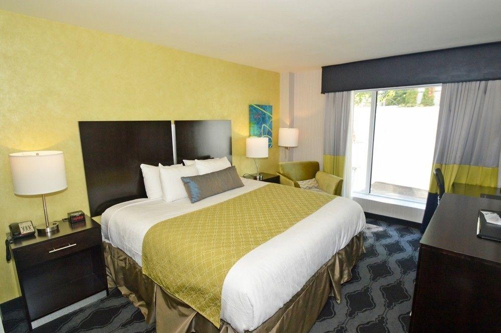 Best Western Plus Laguardia Airport Khách sạn 3*
