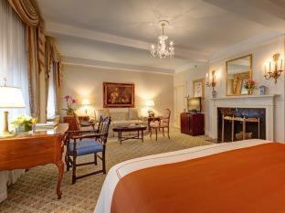 Elysee By Library Collection Khách sạn 4*