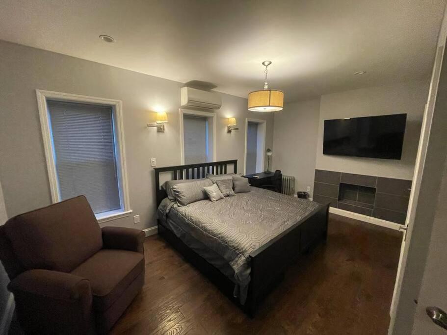Halsey Manor: Luxurious 2-bedroom Apartamento