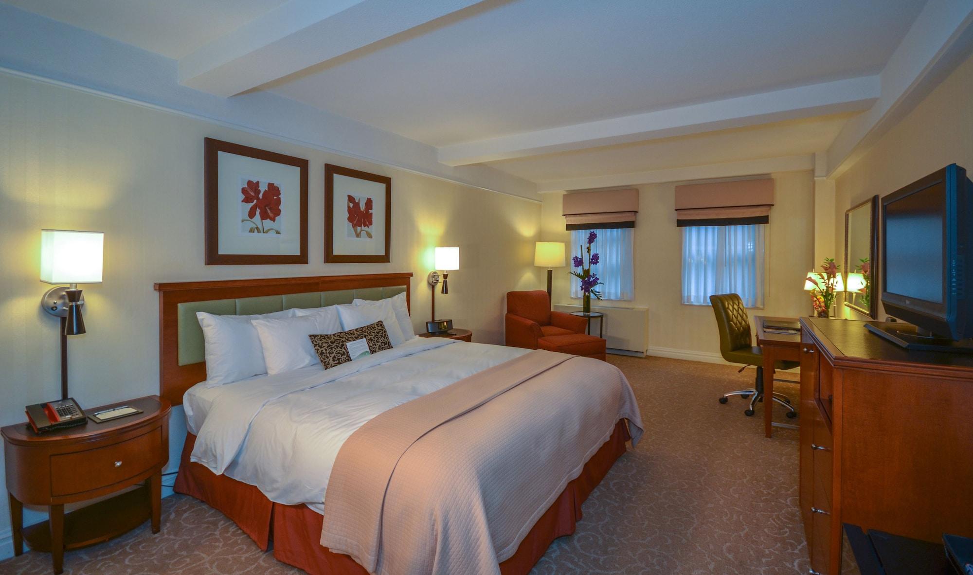 Khách sạn San Carlos 4*