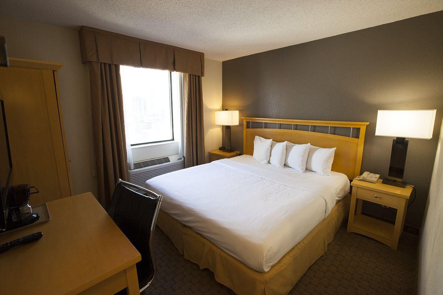 Khách sạn Hudson River 3*