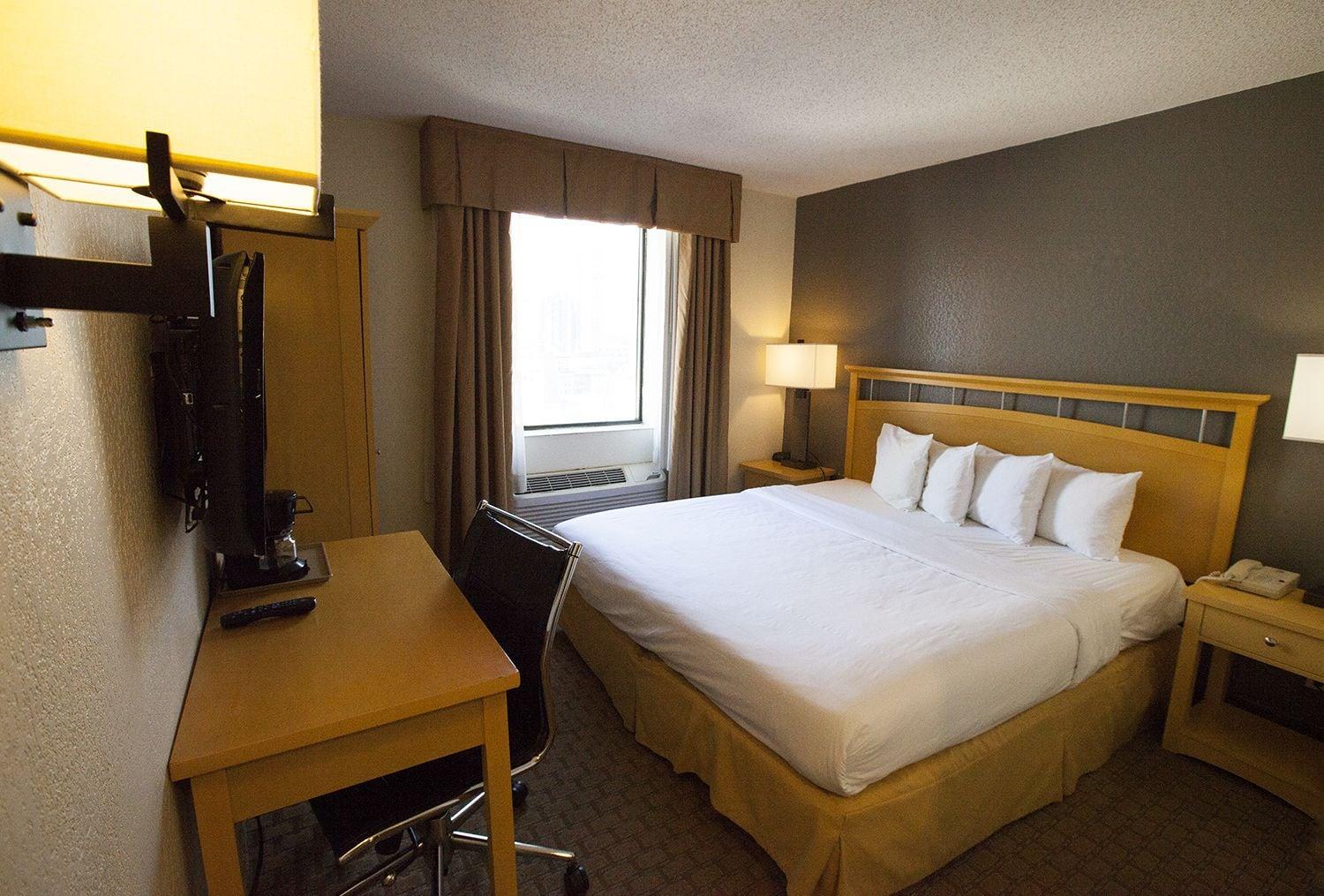 Khách sạn Hudson River 3*