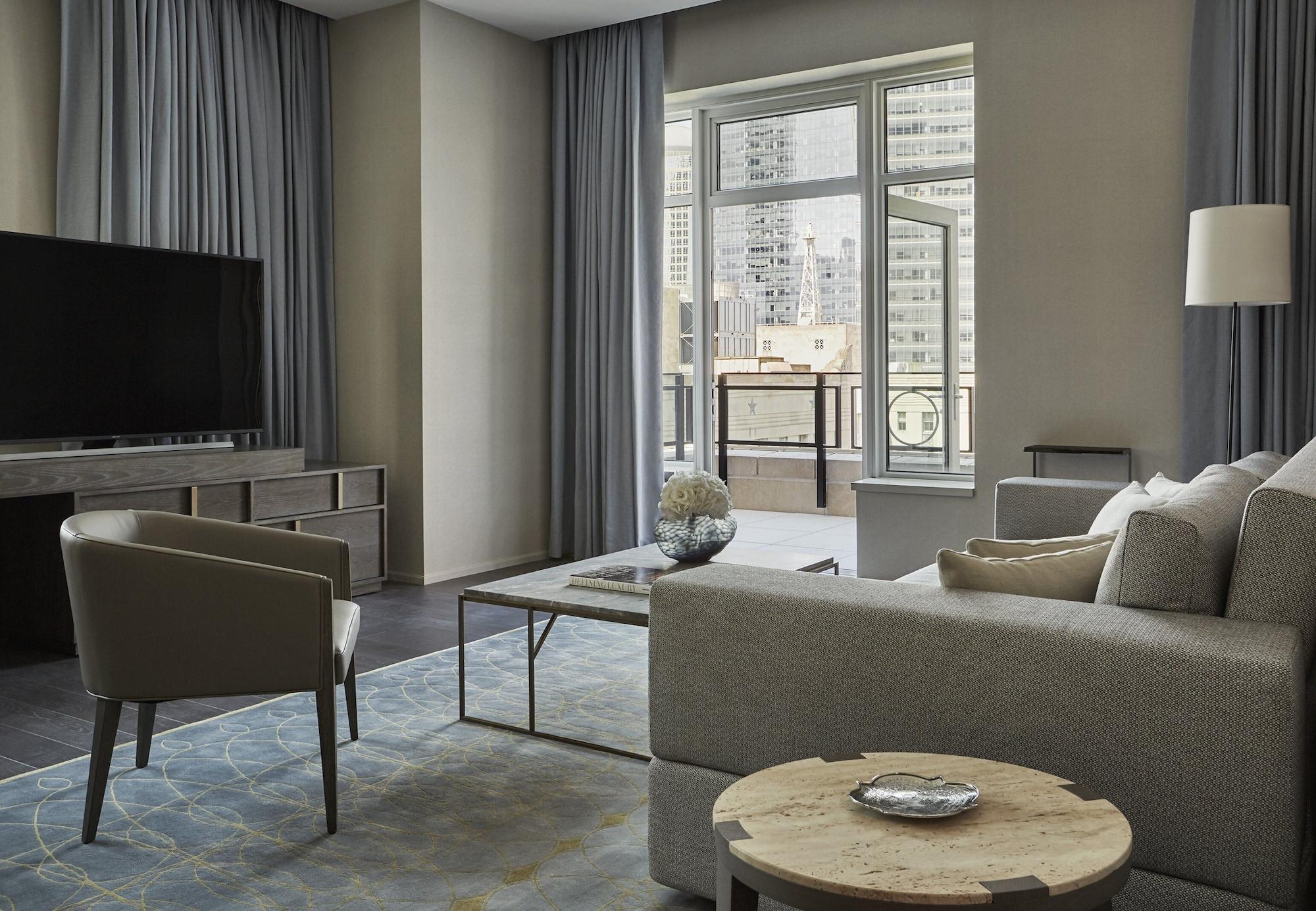 Khách sạn Four Seasons Downtown