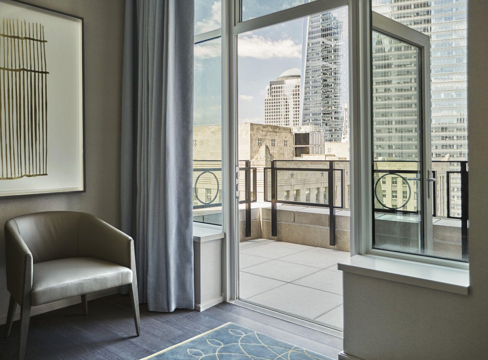 Four Seasons Downtown Khách sạn 5*