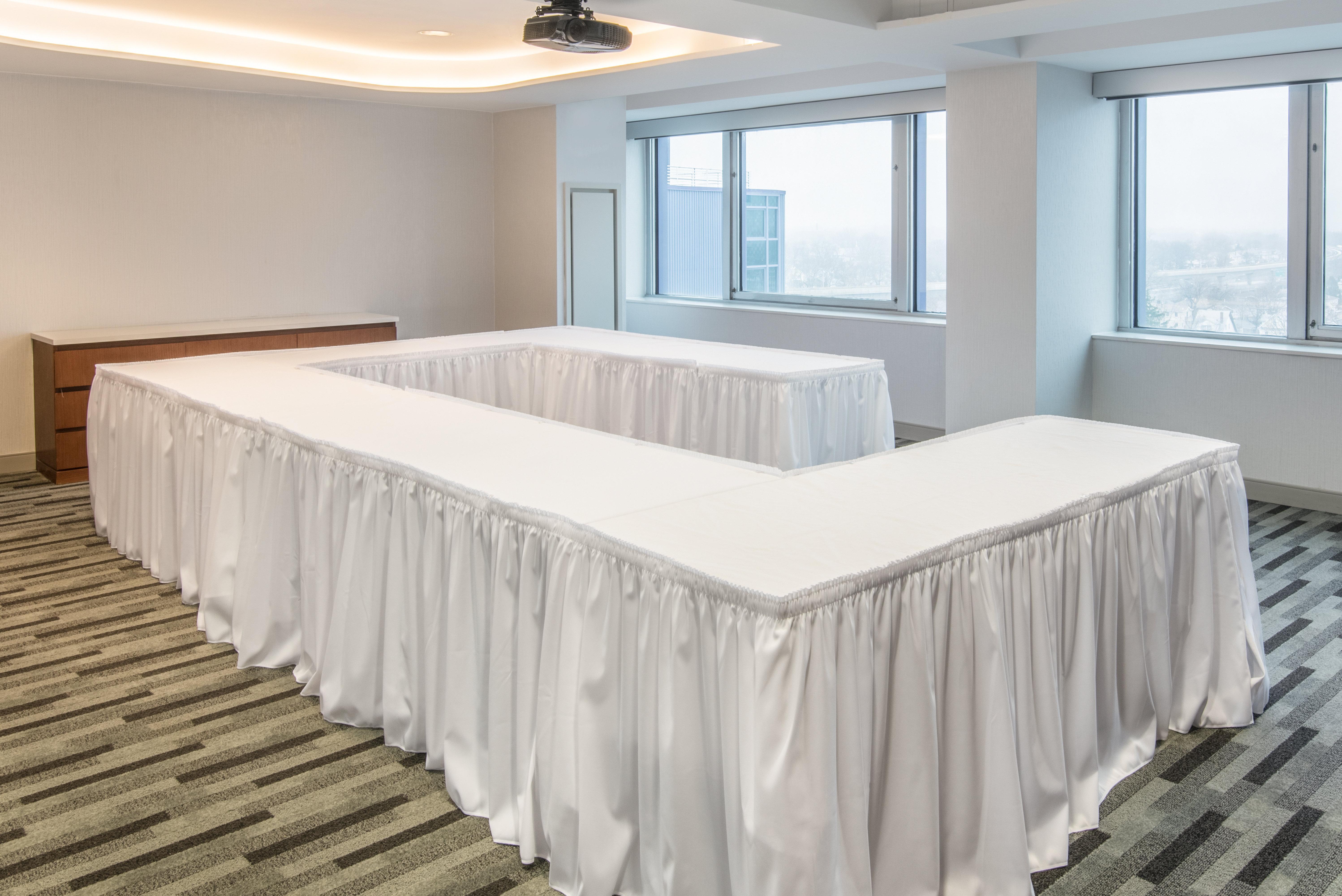 Khách sạn Crowne Plaza Jfk Airport City, An Ihg 4*