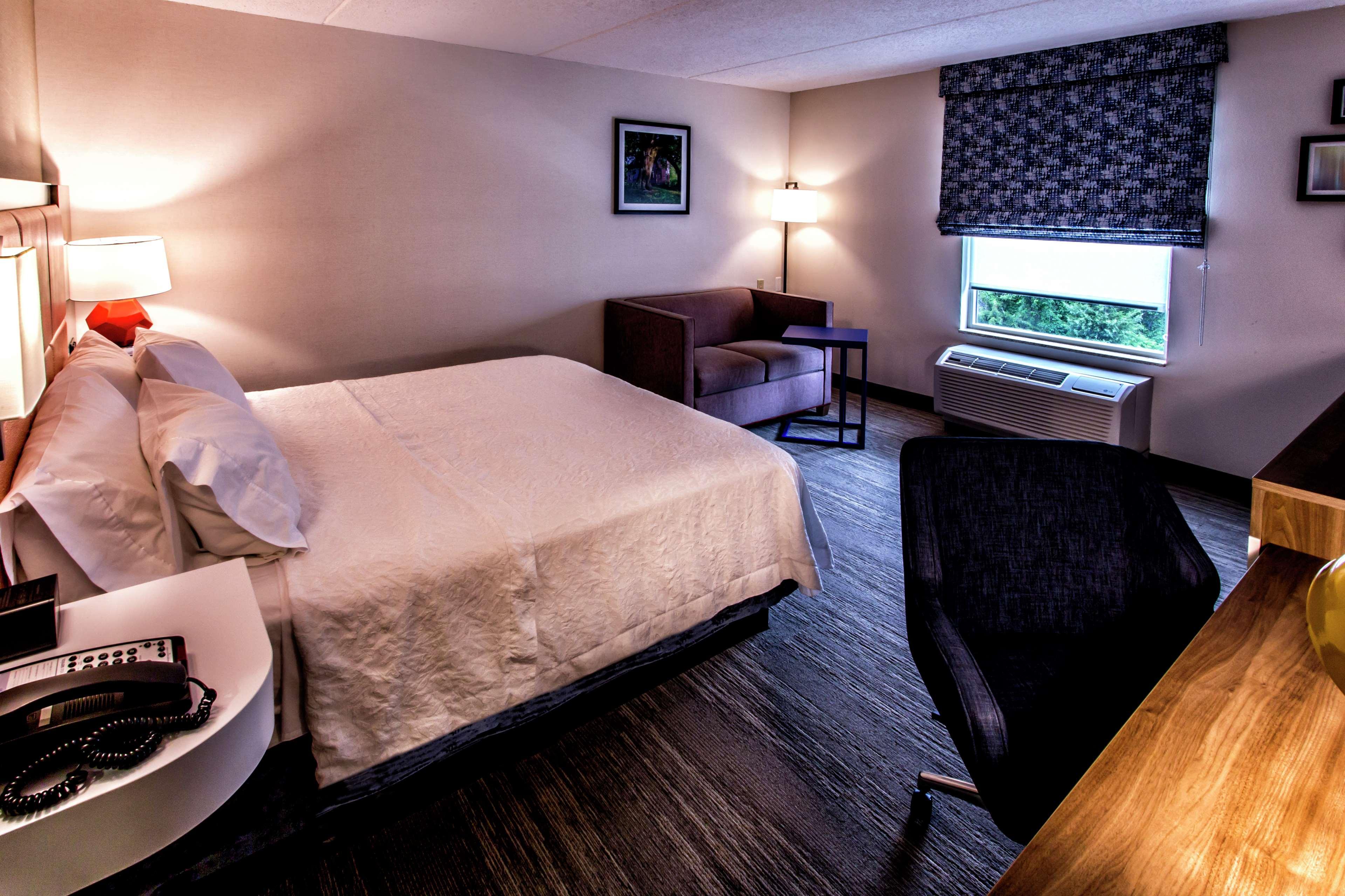 Khách sạn Hampton & Staten Island 3*