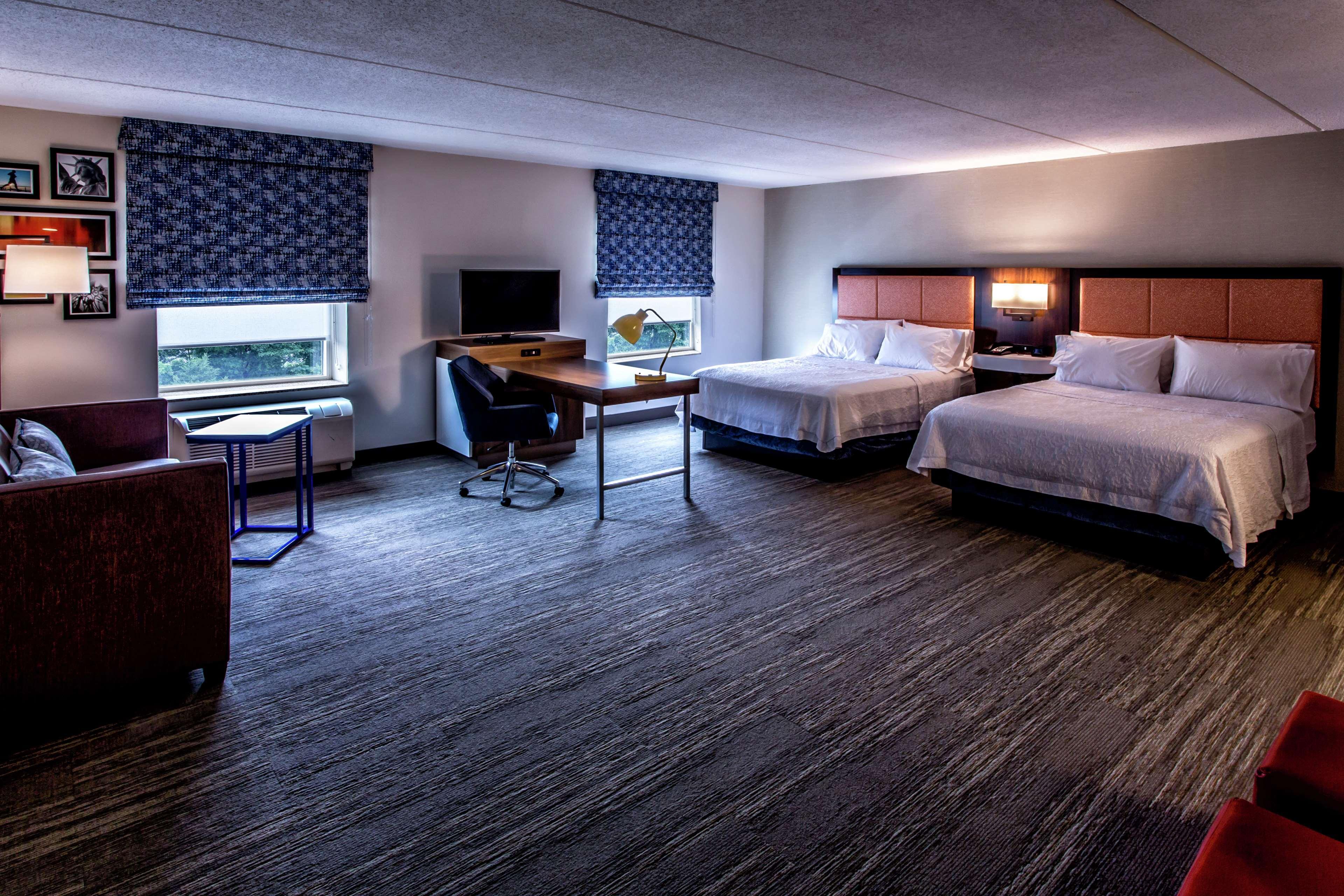 Hampton & Staten Island Khách sạn 3*