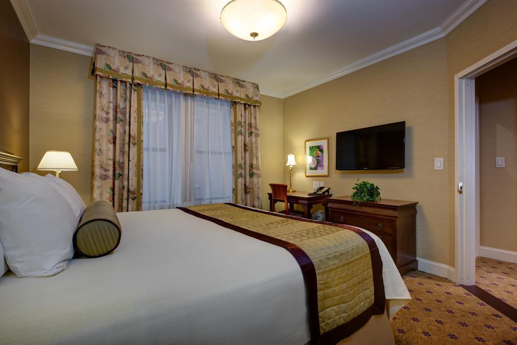 Khách sạn Wellington New York