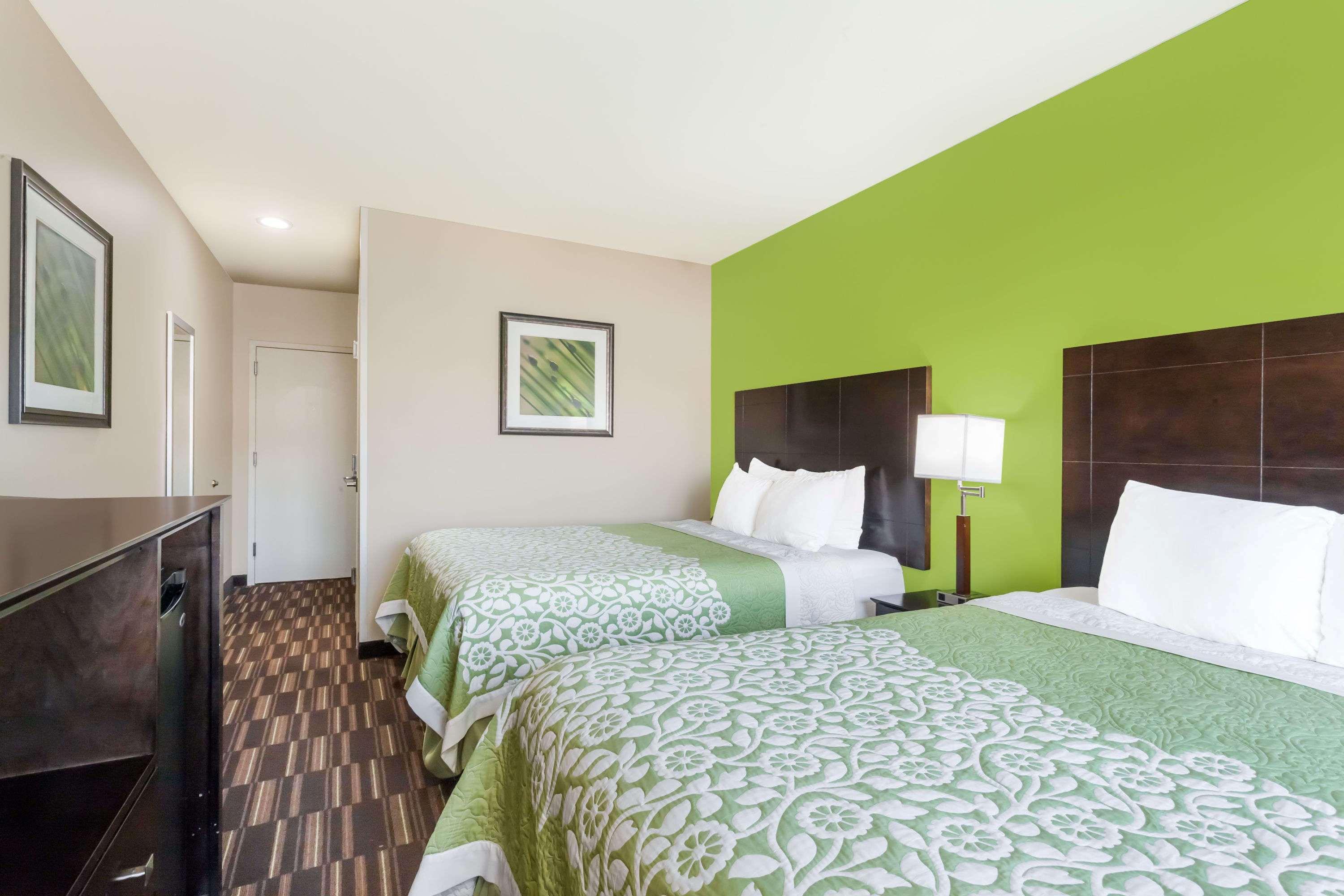 Khách sạn Days & By Wyndham Jamaica Jfk Airport 2*