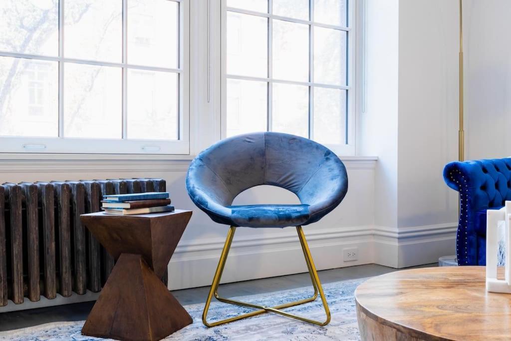 Căn hộ E10-2 Designer East Village Townhouse 1br W D New York
