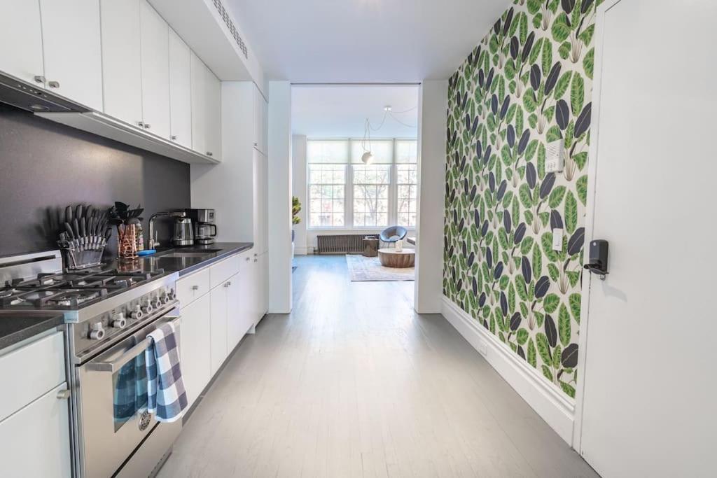 E10-2 Designer East Village Townhouse 1br W D Căn hộ New York