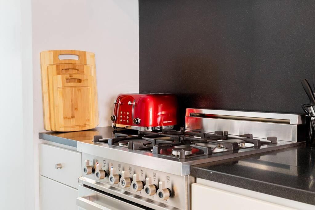 E10-2 Designer East Village Townhouse 1br W D Căn hộ New York