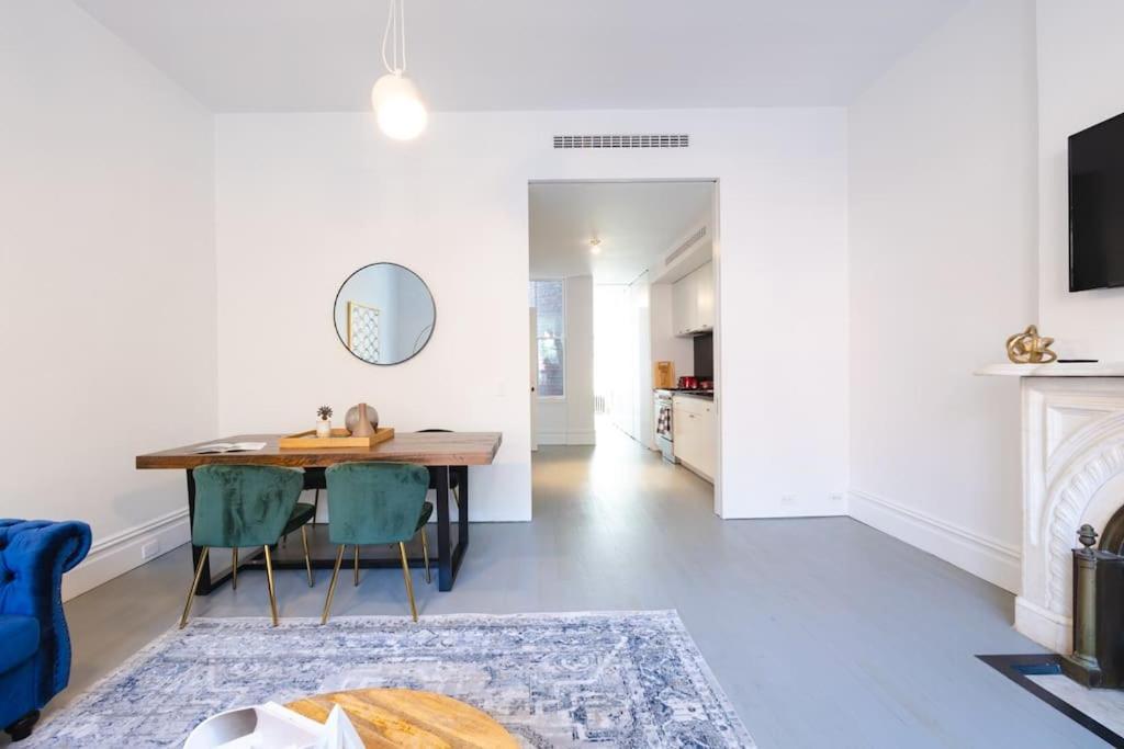 Căn hộ E10-2 Designer East Village Townhouse 1br W D New York
