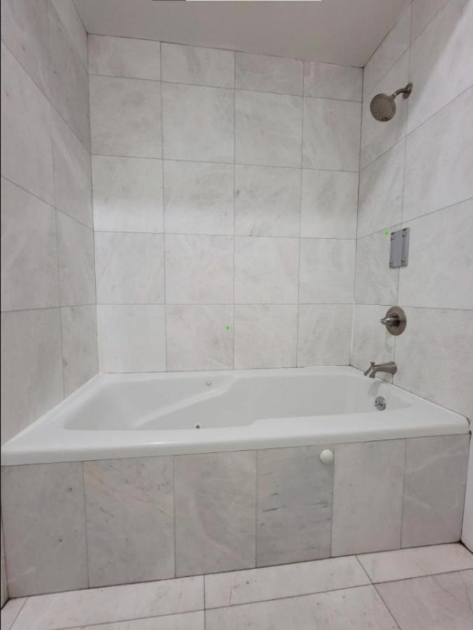 Luxurious With Backyard And Jacuzzi Nhà khách New York