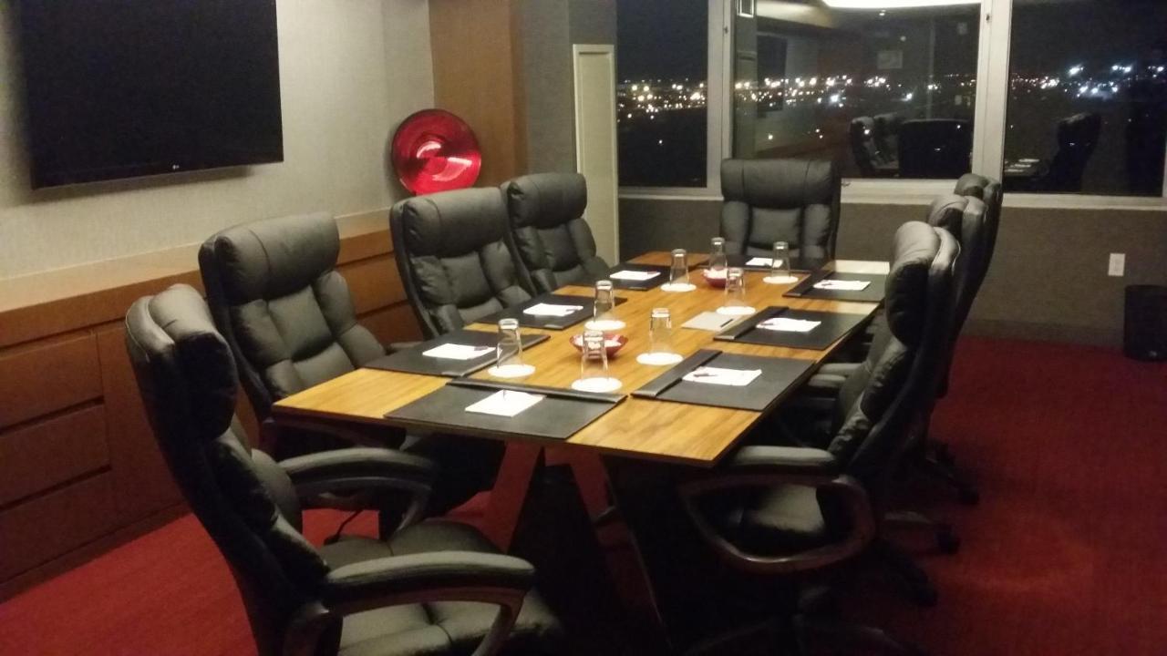 Crowne Plaza Jfk Airport City, An Ihg Khách sạn 4*