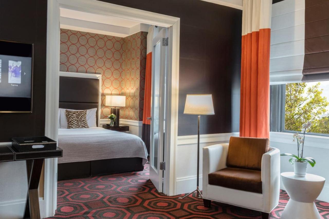 The Empire Khách sạn 4*