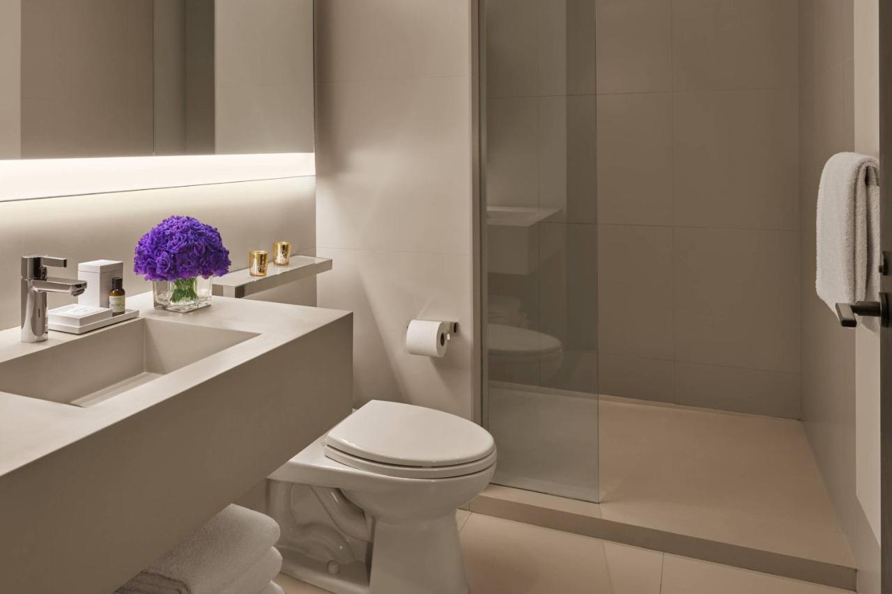 The Edition Khách sạn 5*