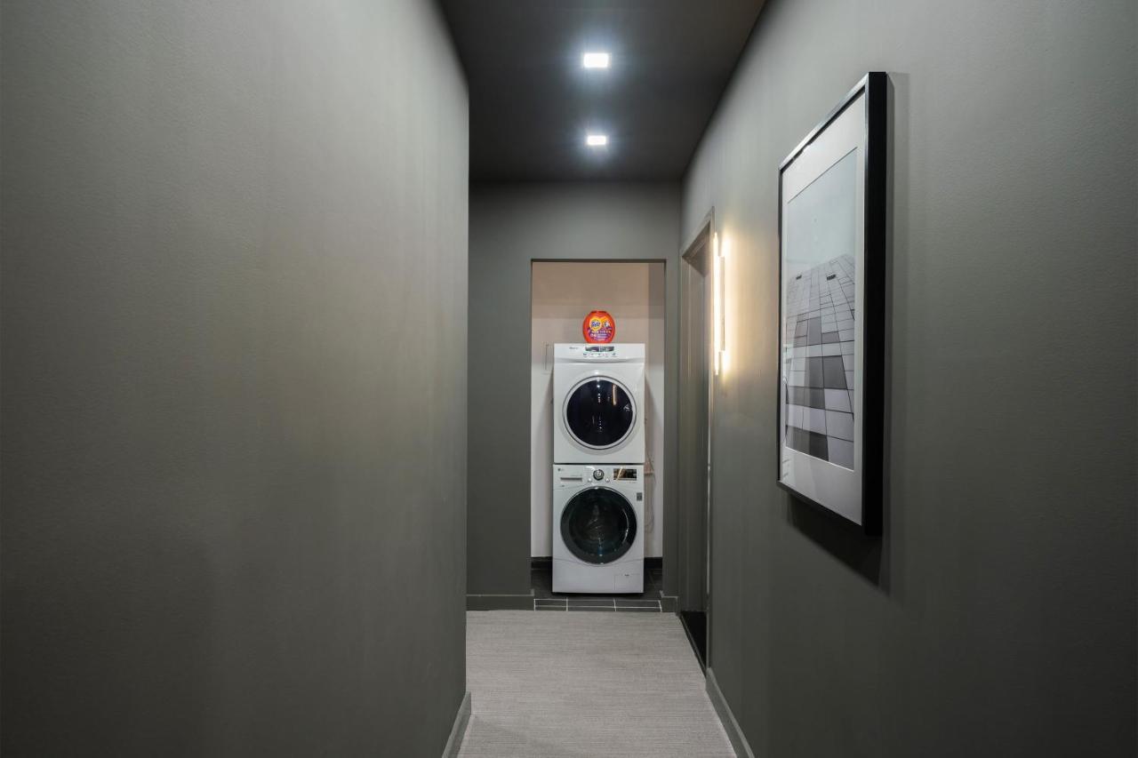 Nhà nghỉ Luxe Studio In Upper East Side With Charming Juliet Balcony