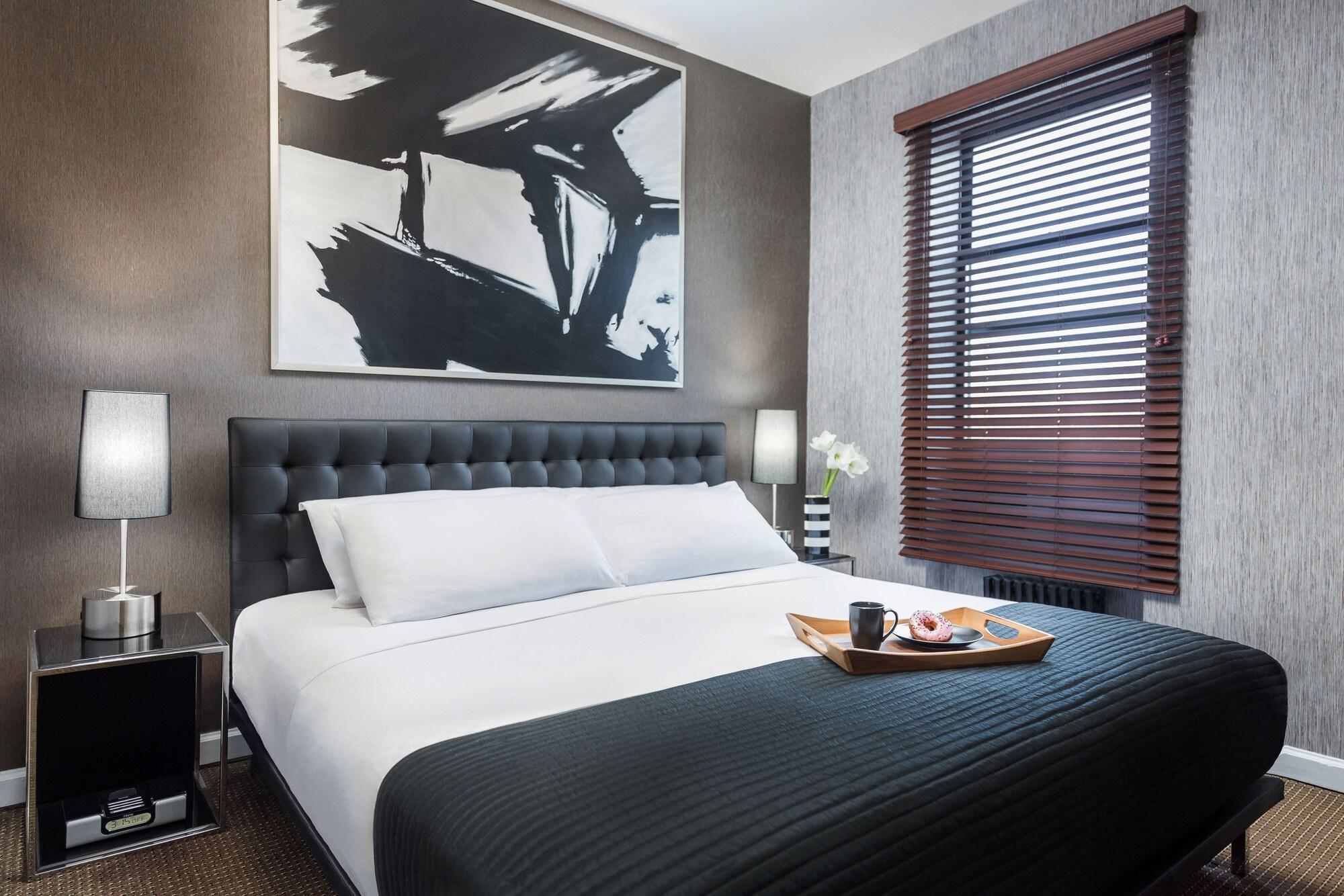 Khách sạn Park West 3*